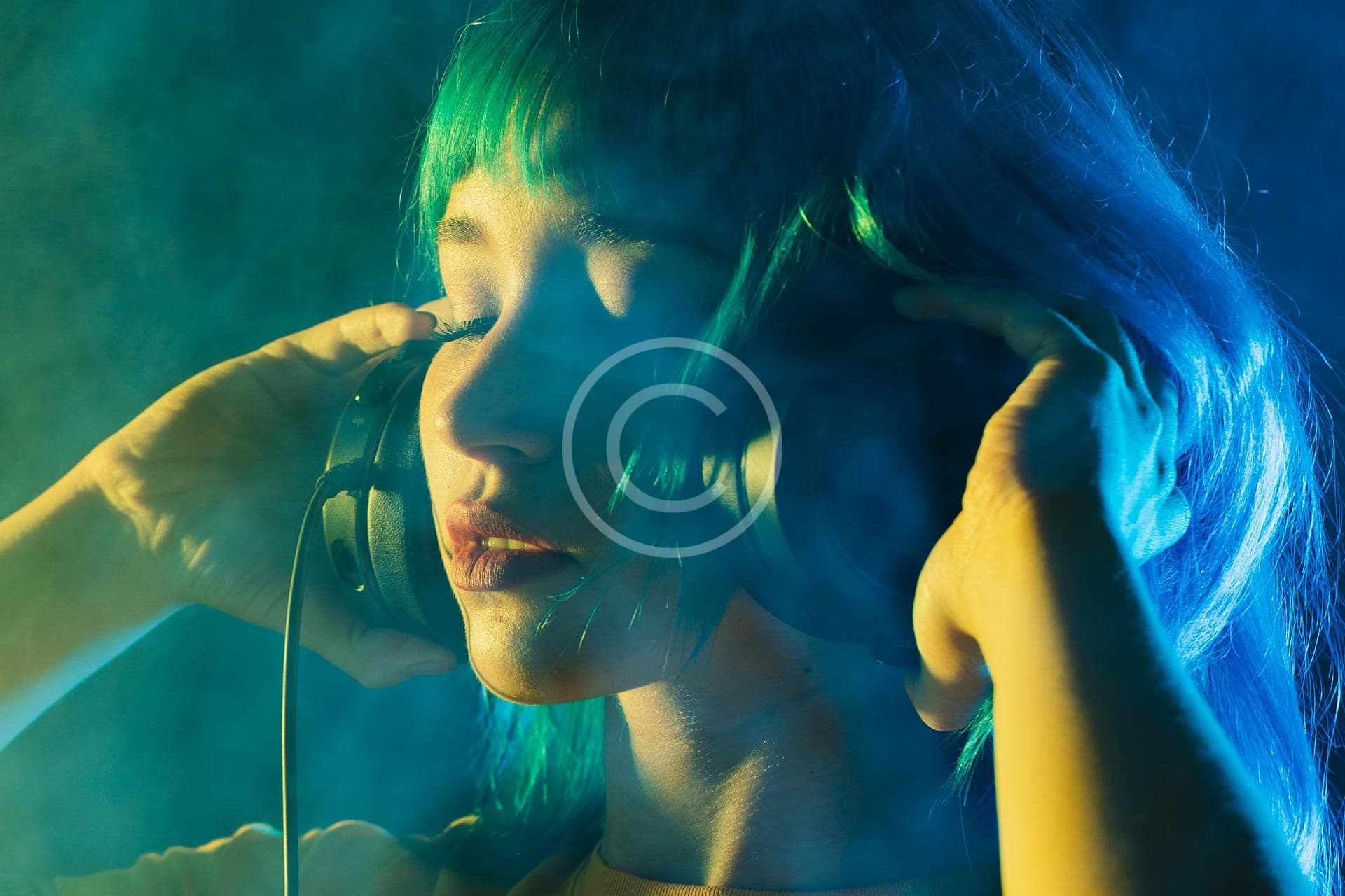 Nightclub concert buzz